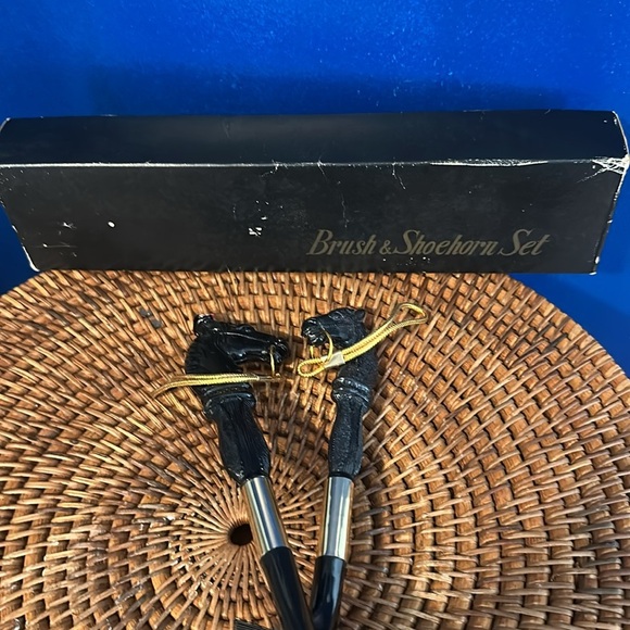 New in Box Vintage Hard Plastic Black Horse Head Shoe Horn and Brush Set - Picture 6 of 7